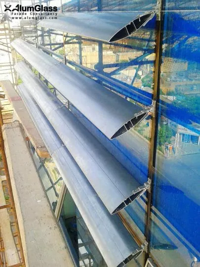 طراحی، ساخت و اجرای نما کرتین‌وال Add-on با دیتایل زیرسازی فولادی- آلومینیوم شیشه تهران
