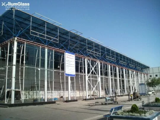 فرآیند نصب نمای شیشه‌ای اسپایدری سالن فردوسی نمایشگاه مشهد- آلومینیوم شیشه تهران
