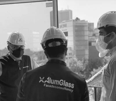 facade engineers supervising site installation of unitize facade panels